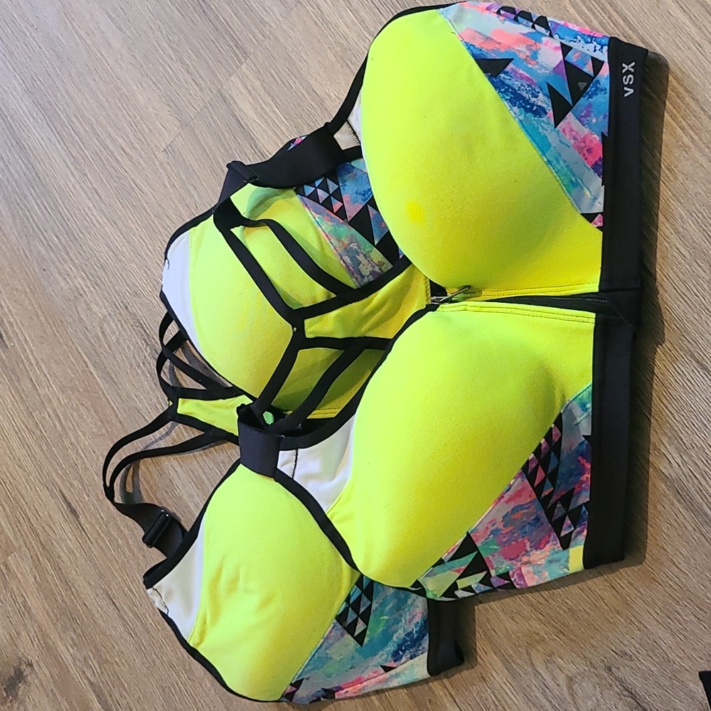 VSX Kockout sports bra